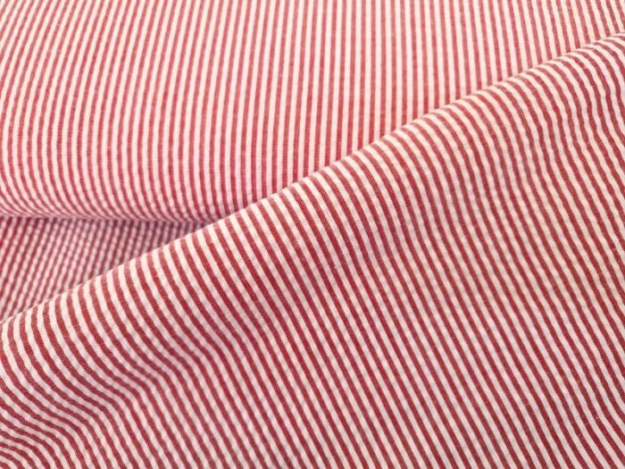 Rood wit gestreepte seersucker stof